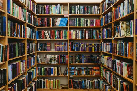 How Many Books Define a Library: The Elasticity of Knowledge